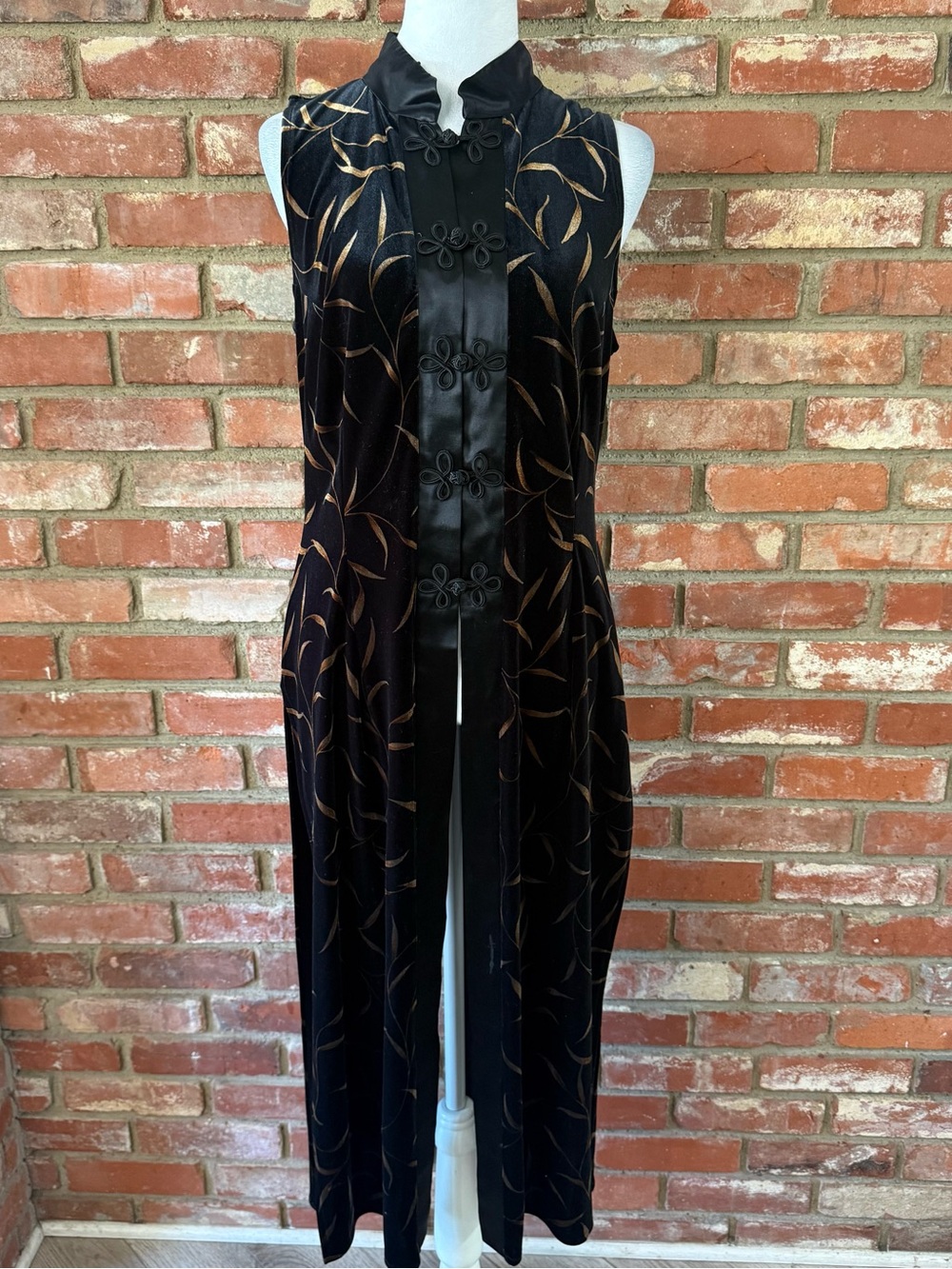 1990’s Sleeveless Black Velvet Long Duster with Gold Leaf Motif - Picture 1 of 8